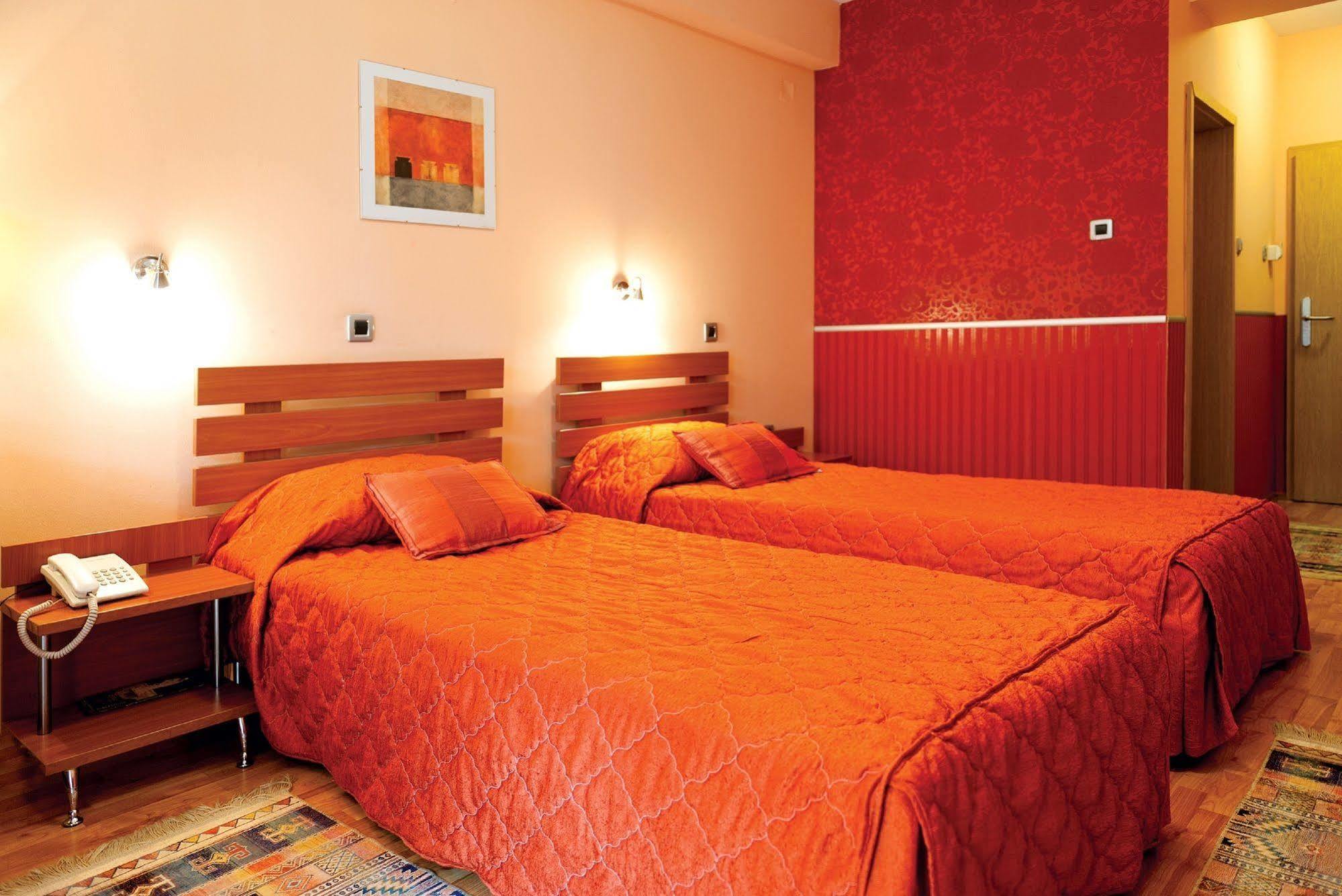 סקופיה Leonardo Hotel מראה חיצוני תמונה